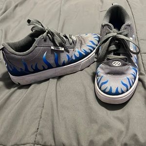 Boys pair of heelys size 5